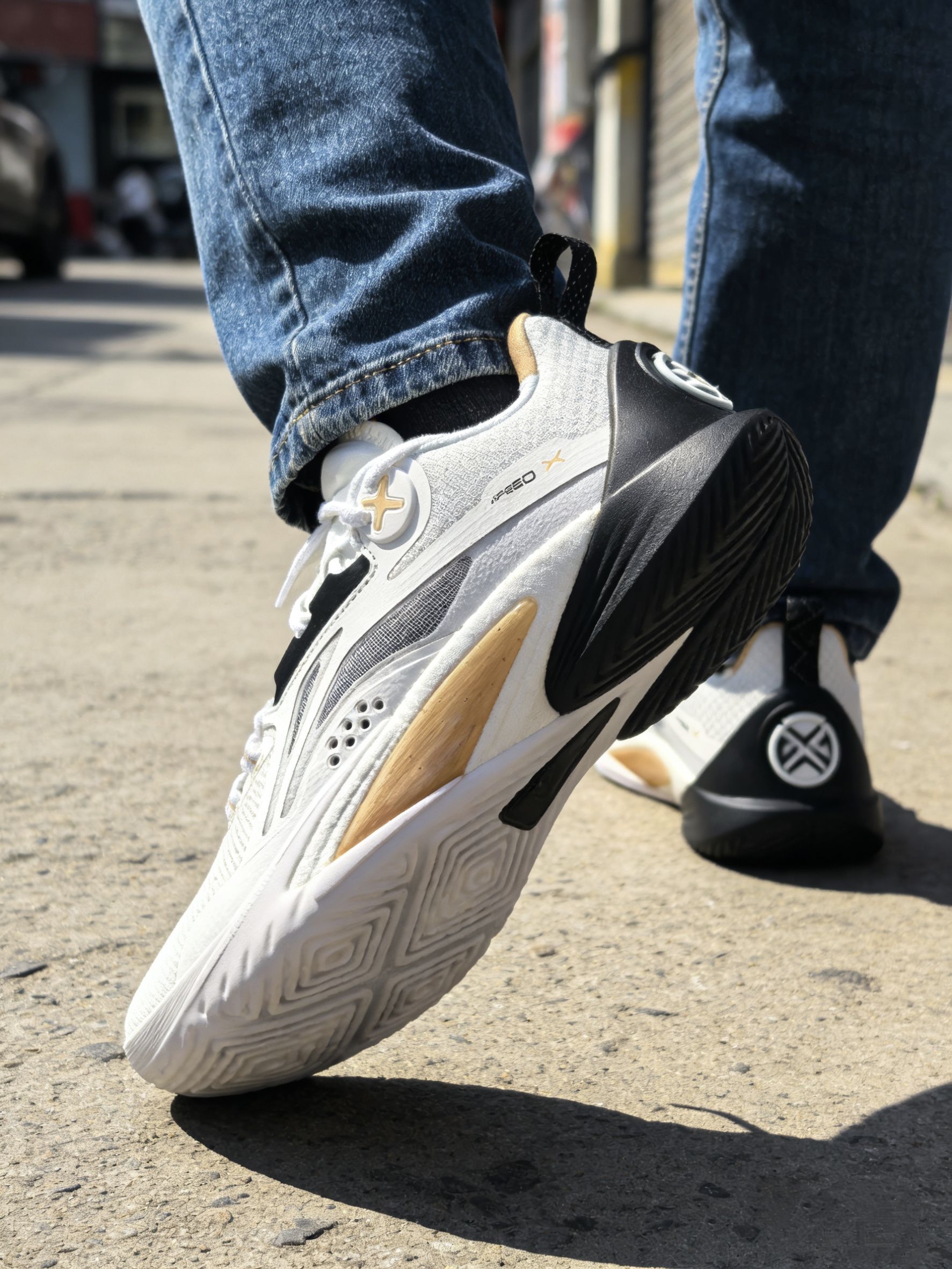  颜值党狂喜的闪击10？！强度局直接拉胯🤯