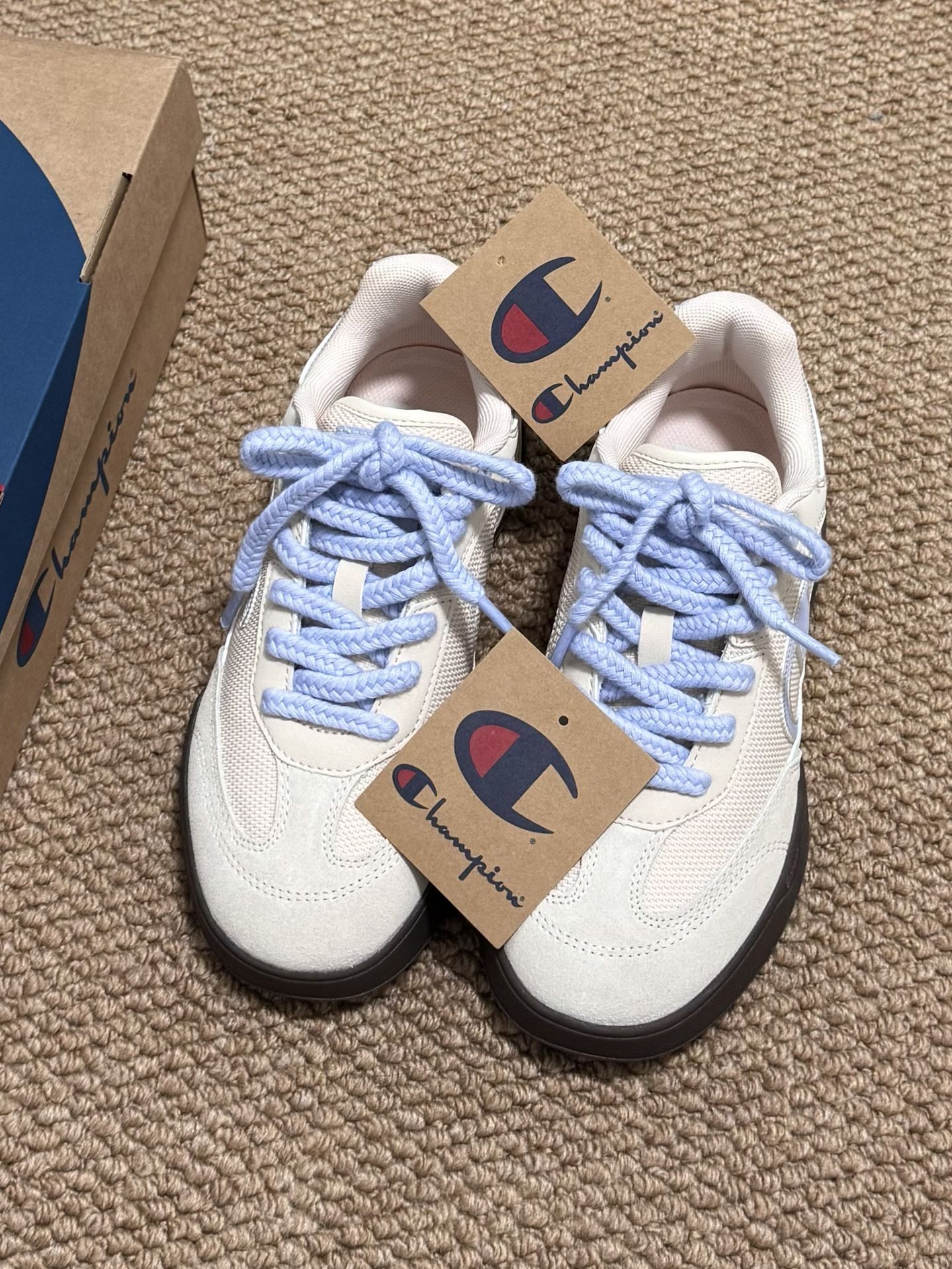 冠军上大分🏆!介双生椰奶咖板鞋好有秋冬氛围感…