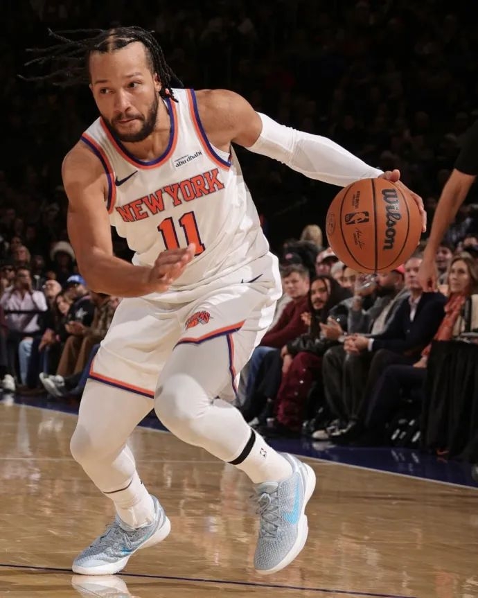 灰蓝科比6霸榜12月NBA上脚榜,2433分钟的赛场统治力