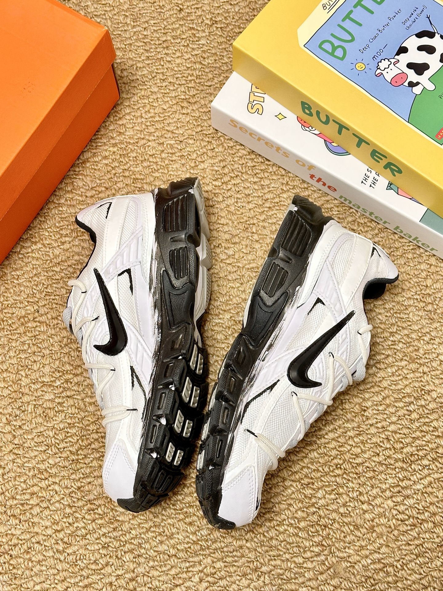 Nike黑白熊猫➕帕恰🧸充电宝✔️粗去逛街咯～