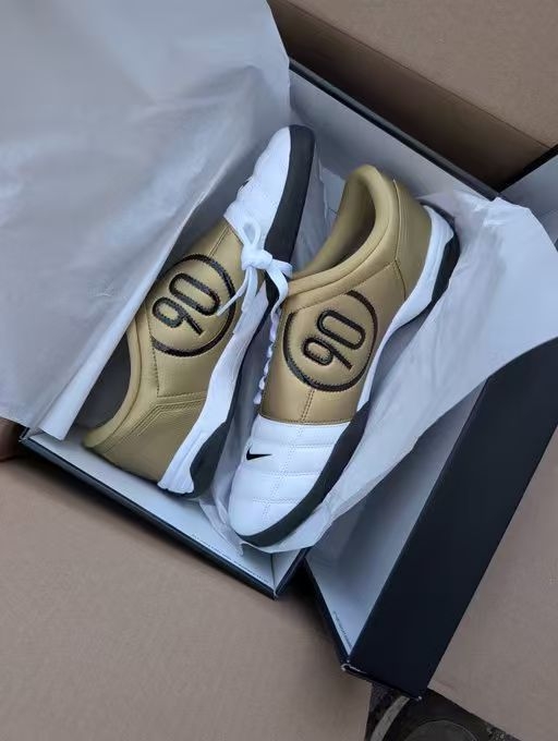 Nike Total 90 III — 将球场符号,变成你的潮流图腾