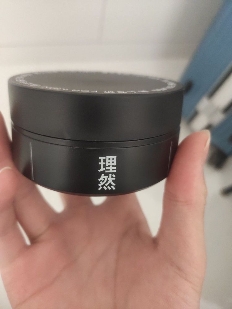 🛒好物名称：
🤔推荐理由：挺好用的香味很