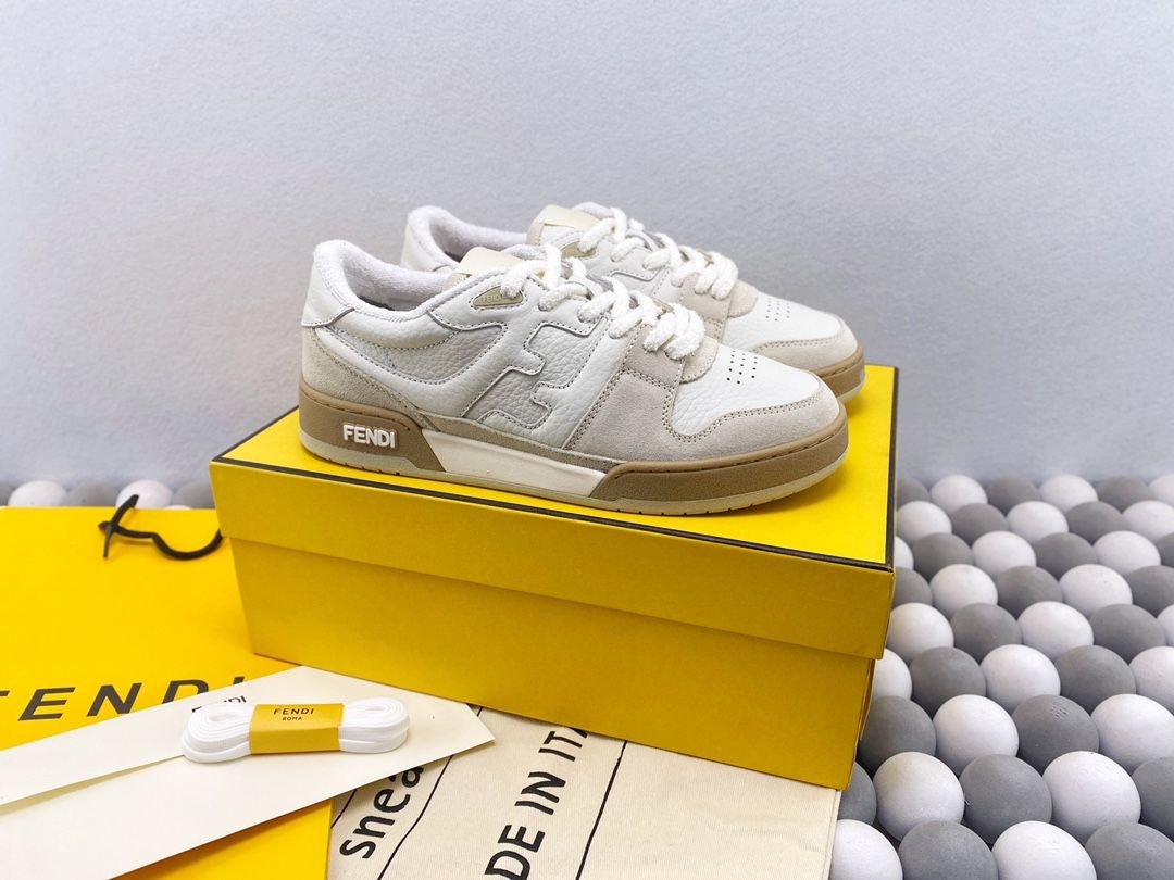 Fendi Match情侣必入！秋冬毛绒鞋王太会了