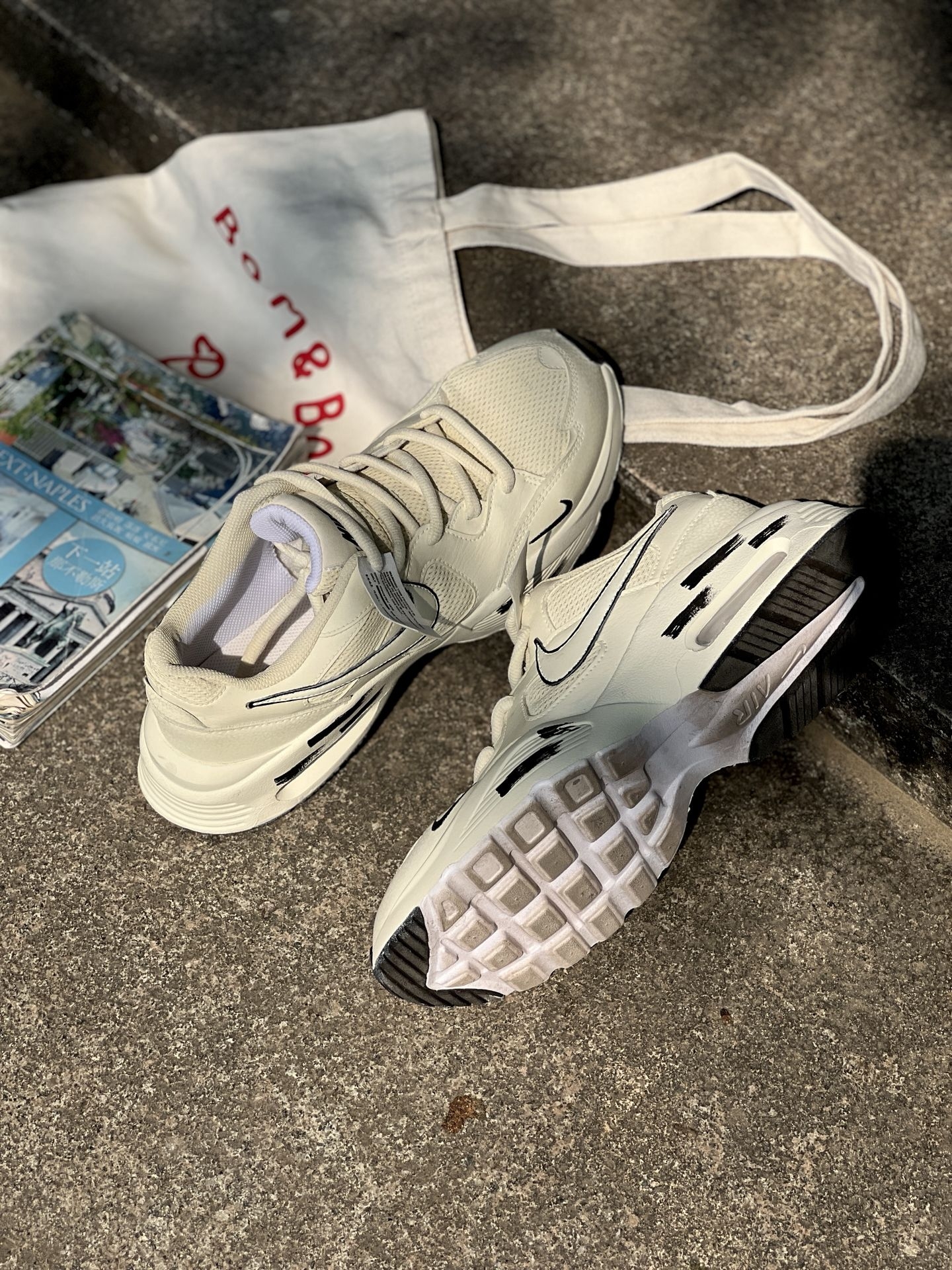 细狗男生的春季奶油鞋柜·这双米色涂鸦老爹鞋直接又甜又凶