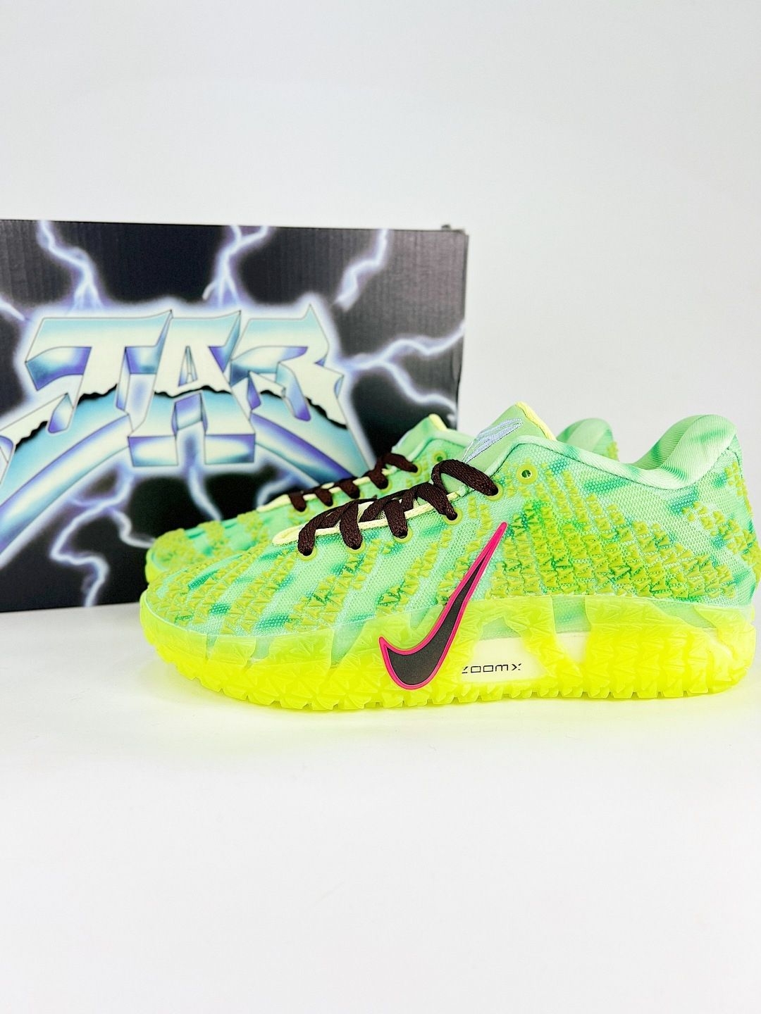 被这双荧光渐变绿美到失语