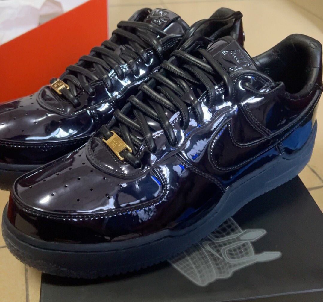 詹蜜&潮流玩家集合!这双「帝王紫」联名AF1,是情怀拉满还是潮搭新贵?