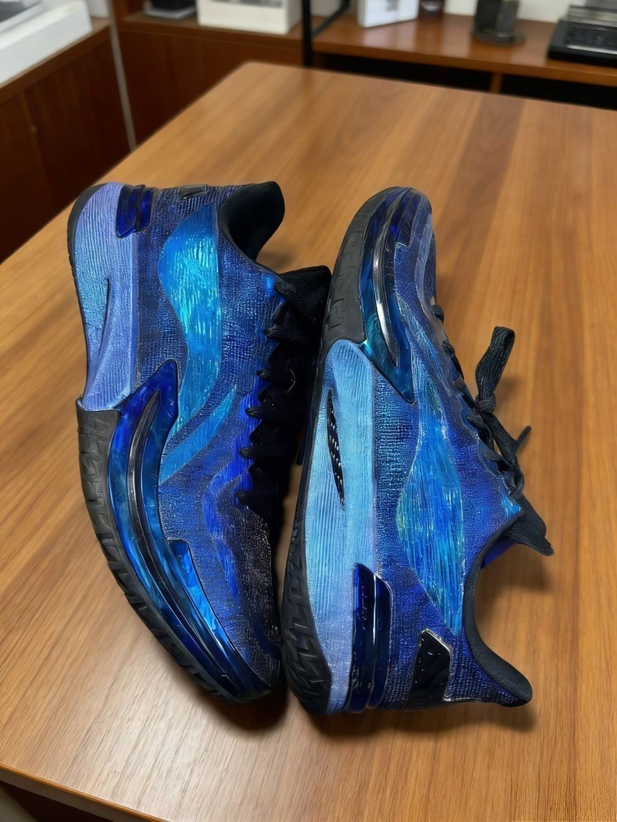 这双蓝色球鞋直戳我的内心