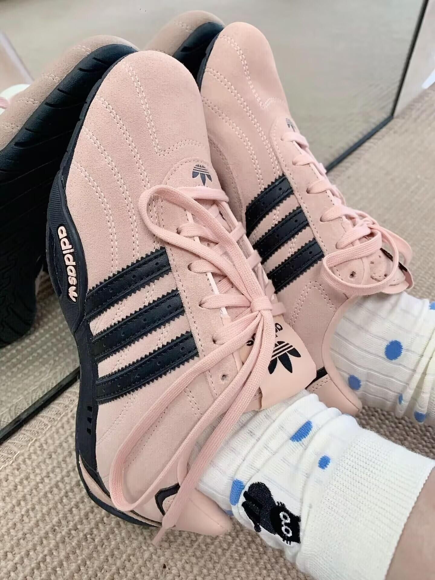 adidas赛车鞋丨看见粉色走不动道🎀