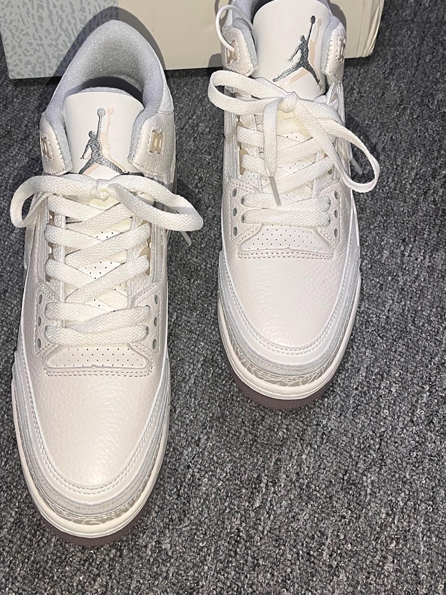 甜酷党冲!白灰皮革鞋+粉鞋底太戳心💕