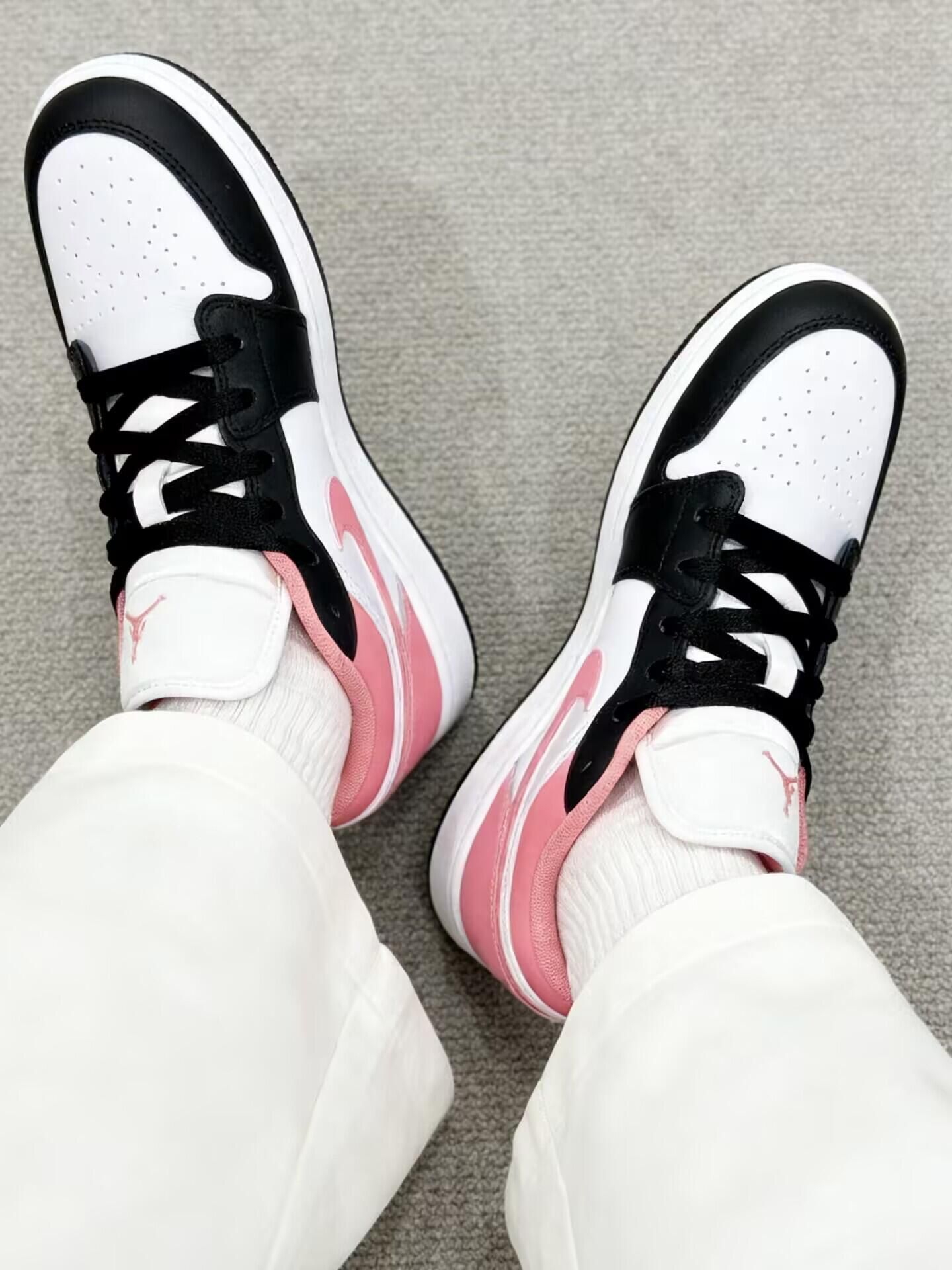 AJ1黑粉🖤🩷撞色,少女心爆棚!