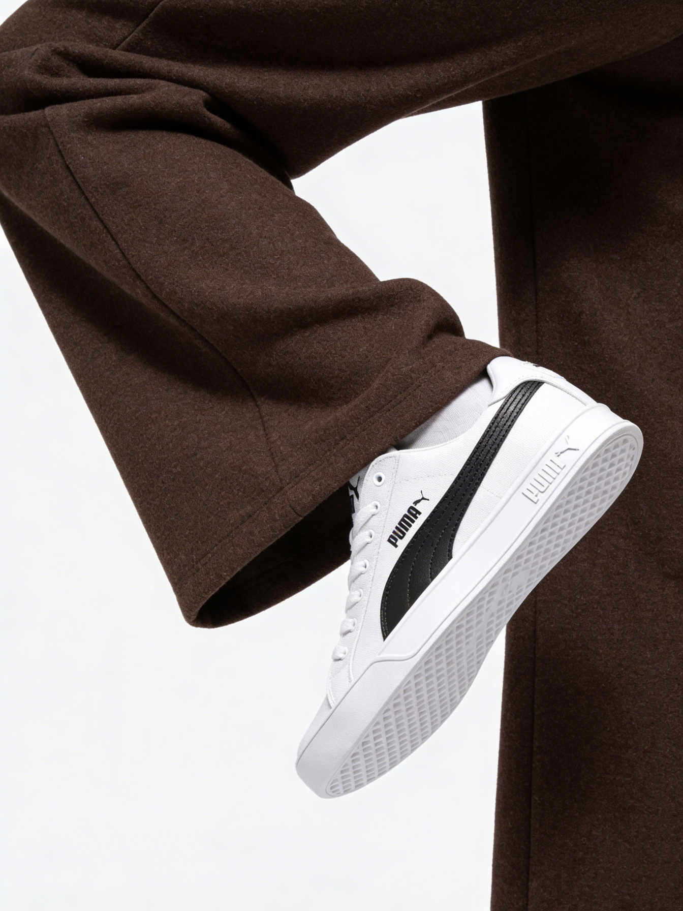 黑白经典不过时!PUMA Smash Vulc板鞋,百元穿出千元质感