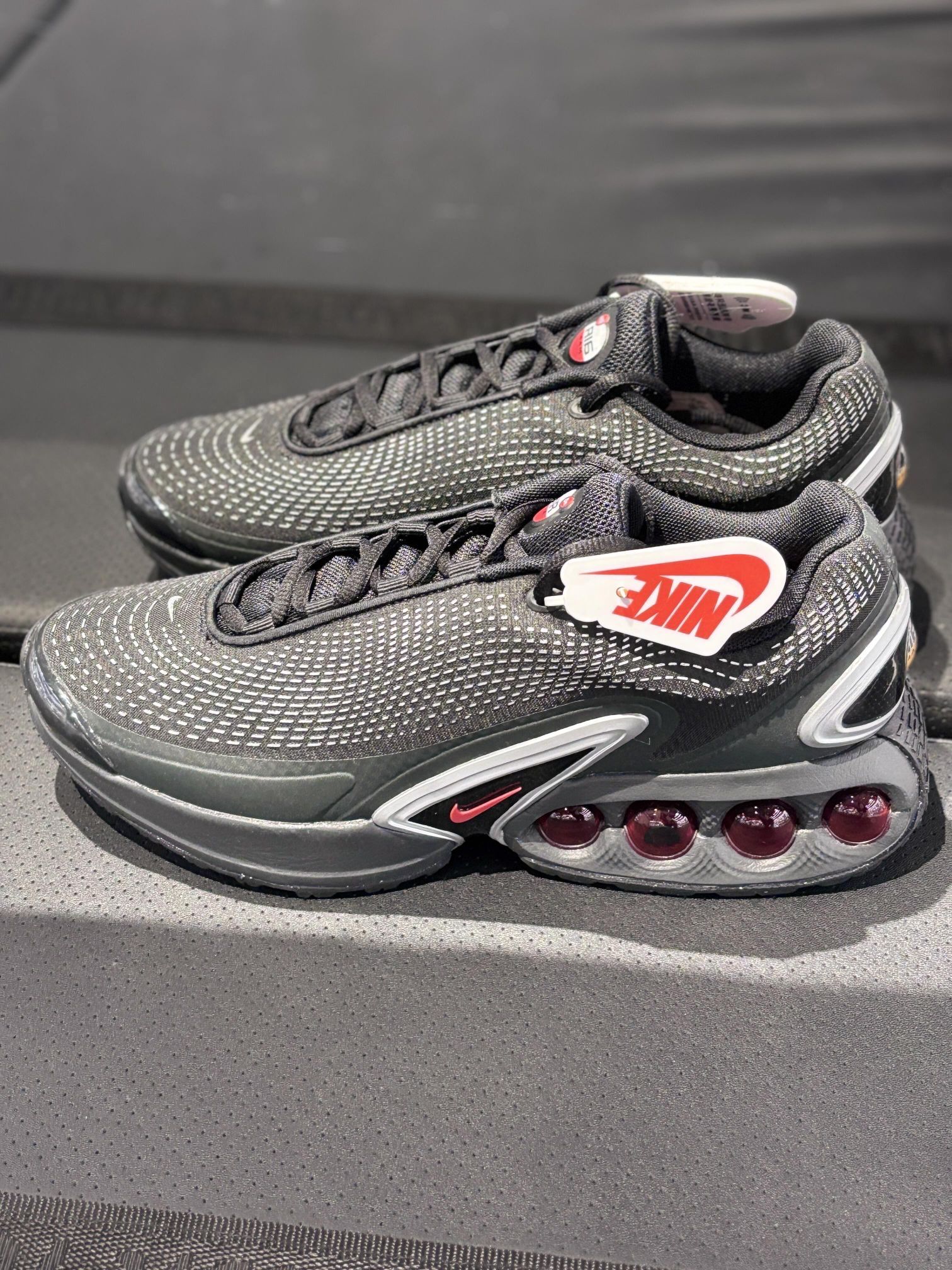 Nike Air Max Dn 怎么会有这么帅的鞋子🥰