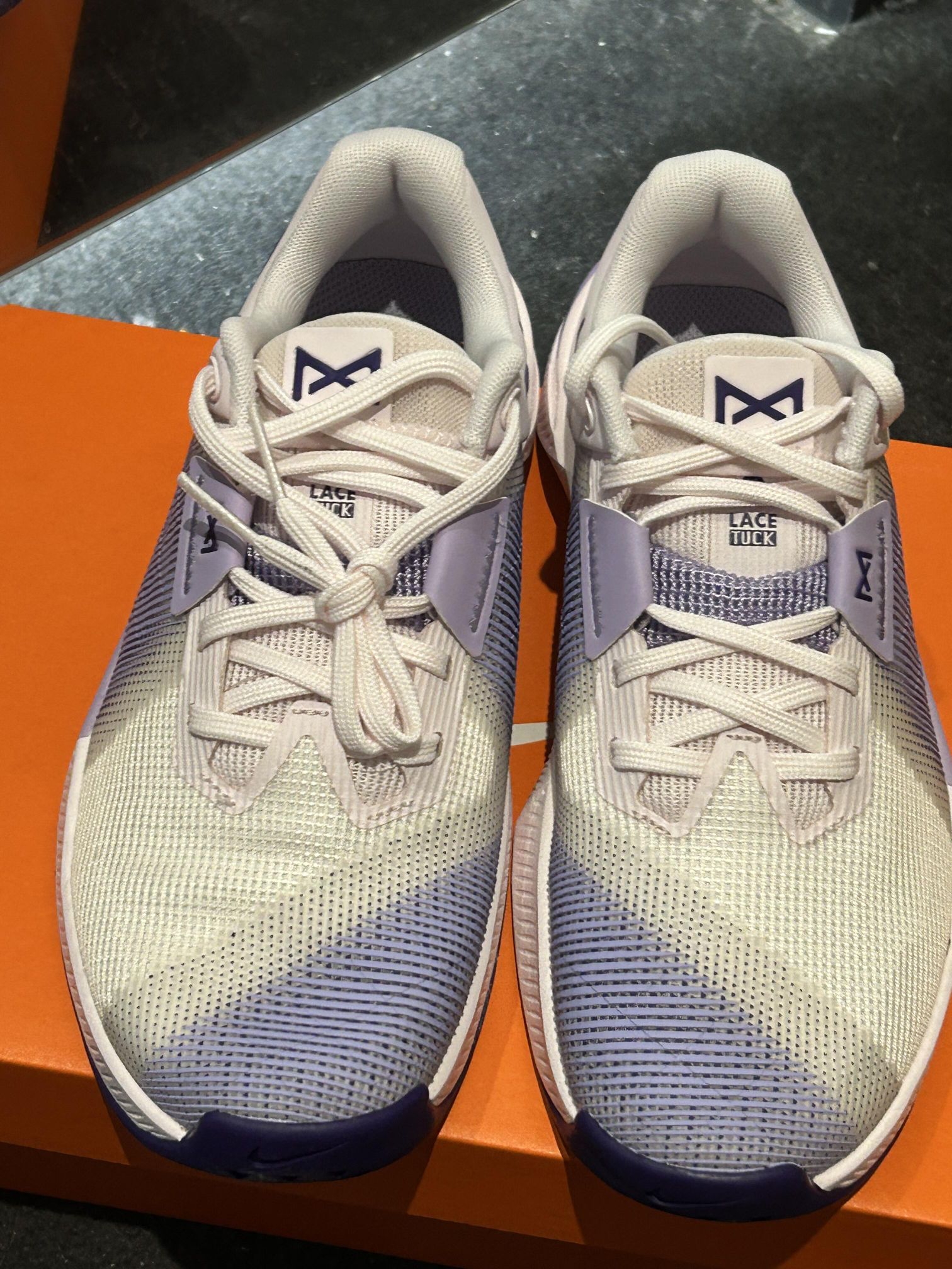 Nike Metcon 10 梦幻紫—颜值与实力双暴 击