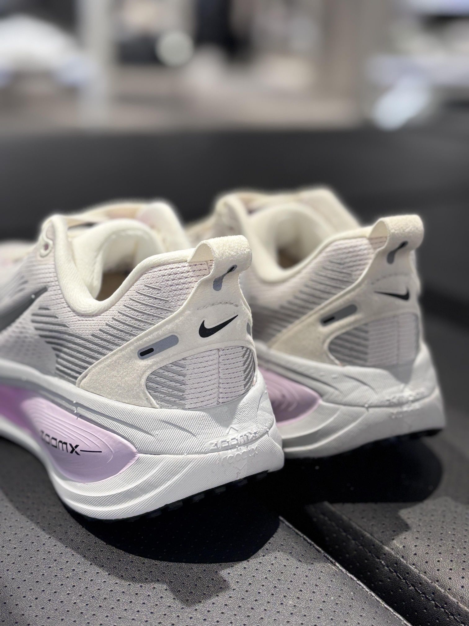 Nike vomero18 超喜欢户外的感觉,跑起来~