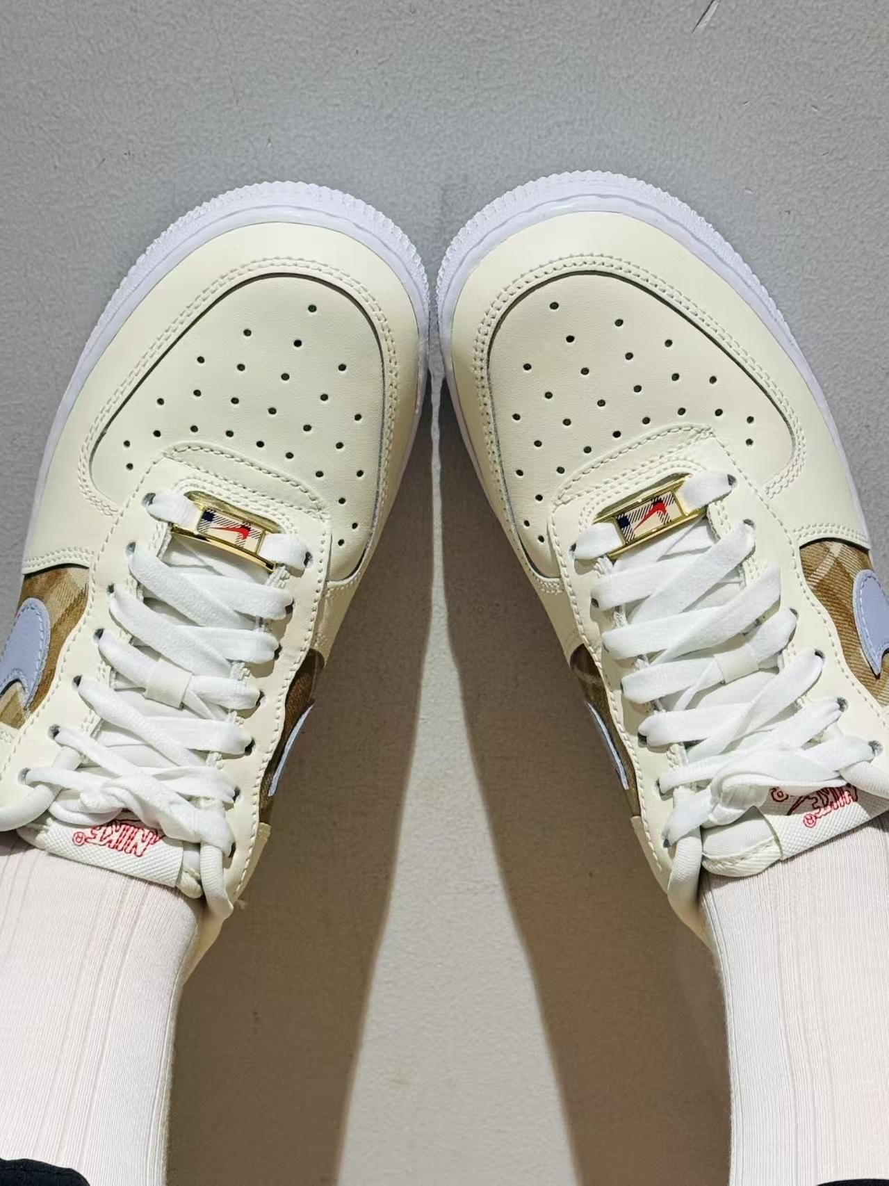 这双Nike Air Force 1米棕色，真的太温柔了！😍