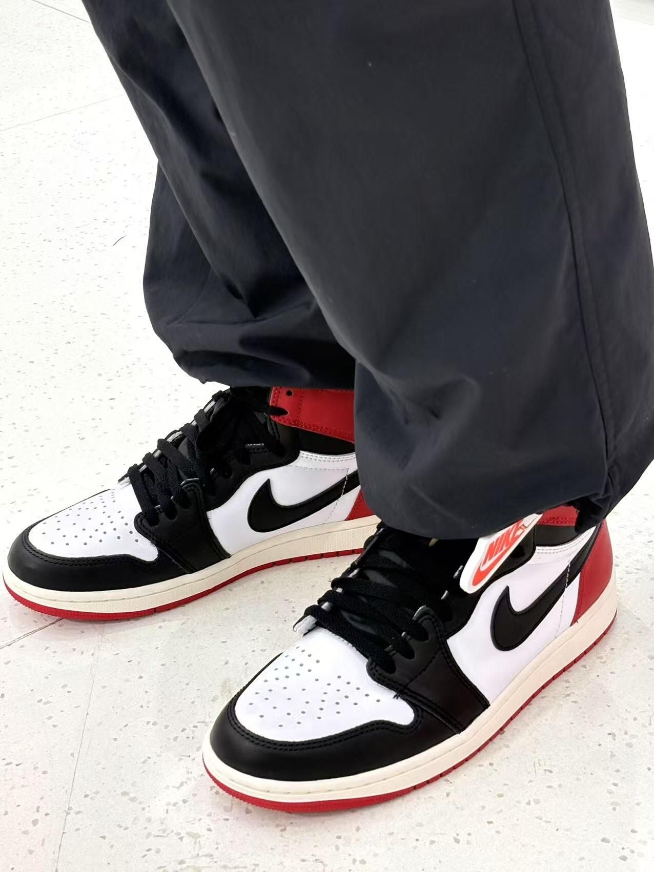 Air Jordan 1黑脚趾