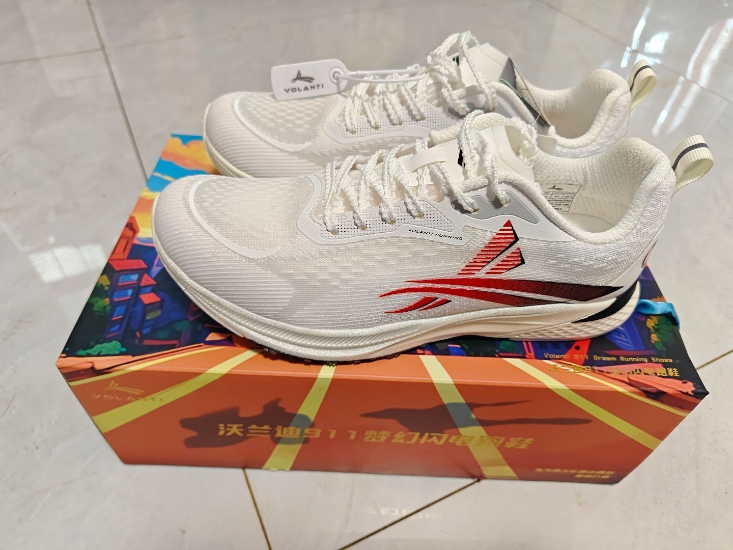 推进与反馈强：全掌V800纯碳板刚性足，