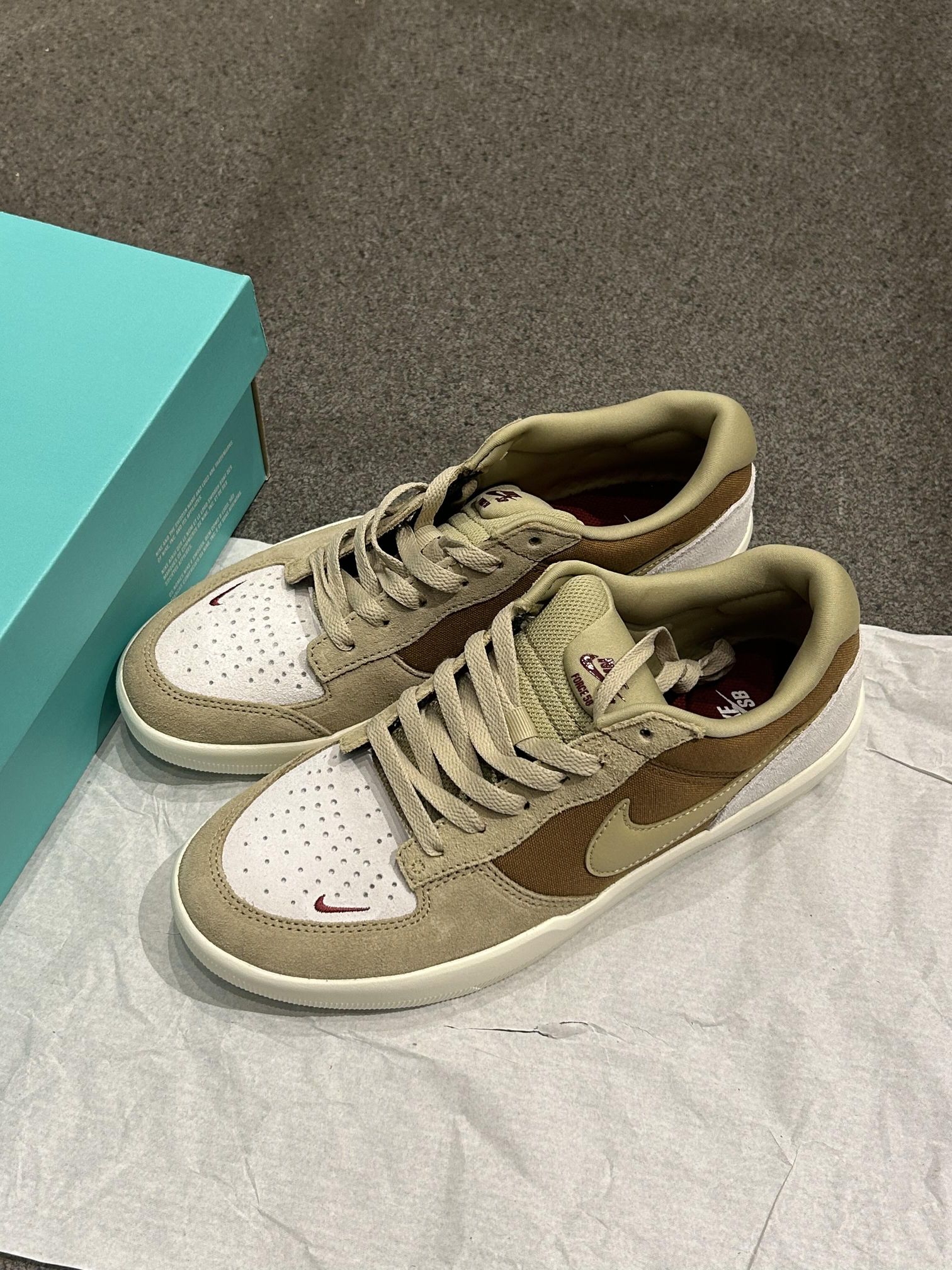 这双Nike新鞋也太会玩复古风了吧！

