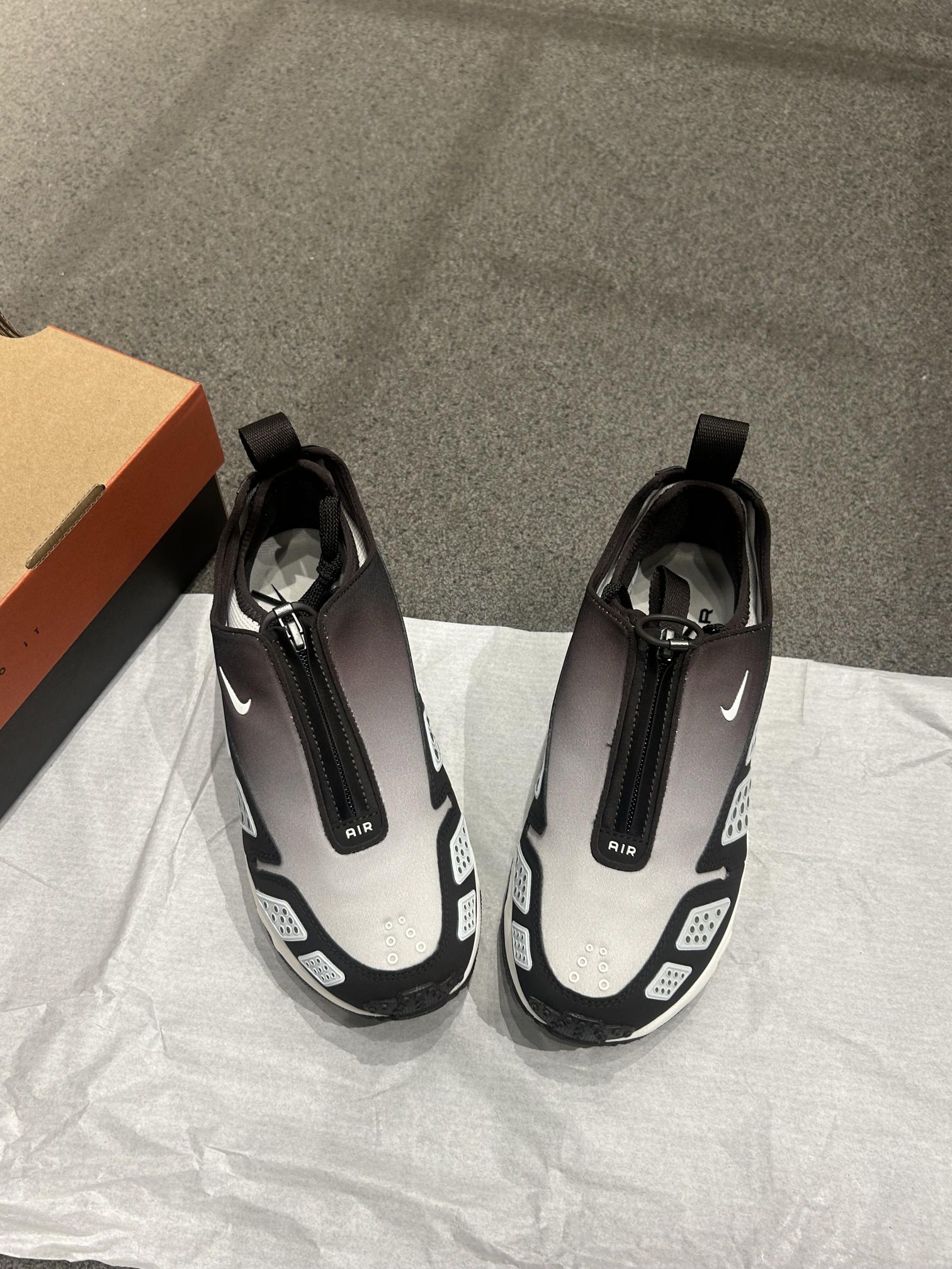 Nike|黑灰配色、真的绝了！！！

⚫