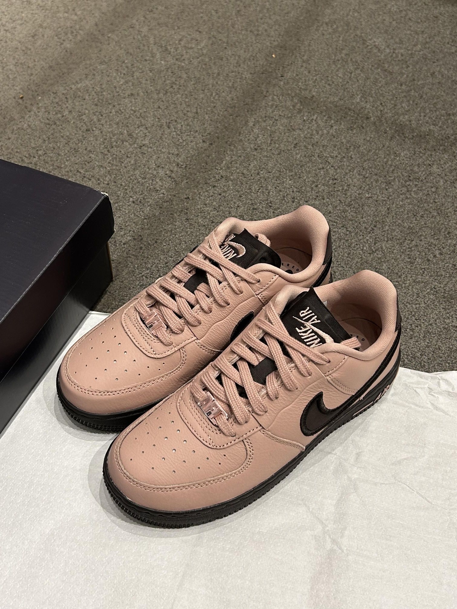 Nike|粉棕色、真的绝了！！！

家人