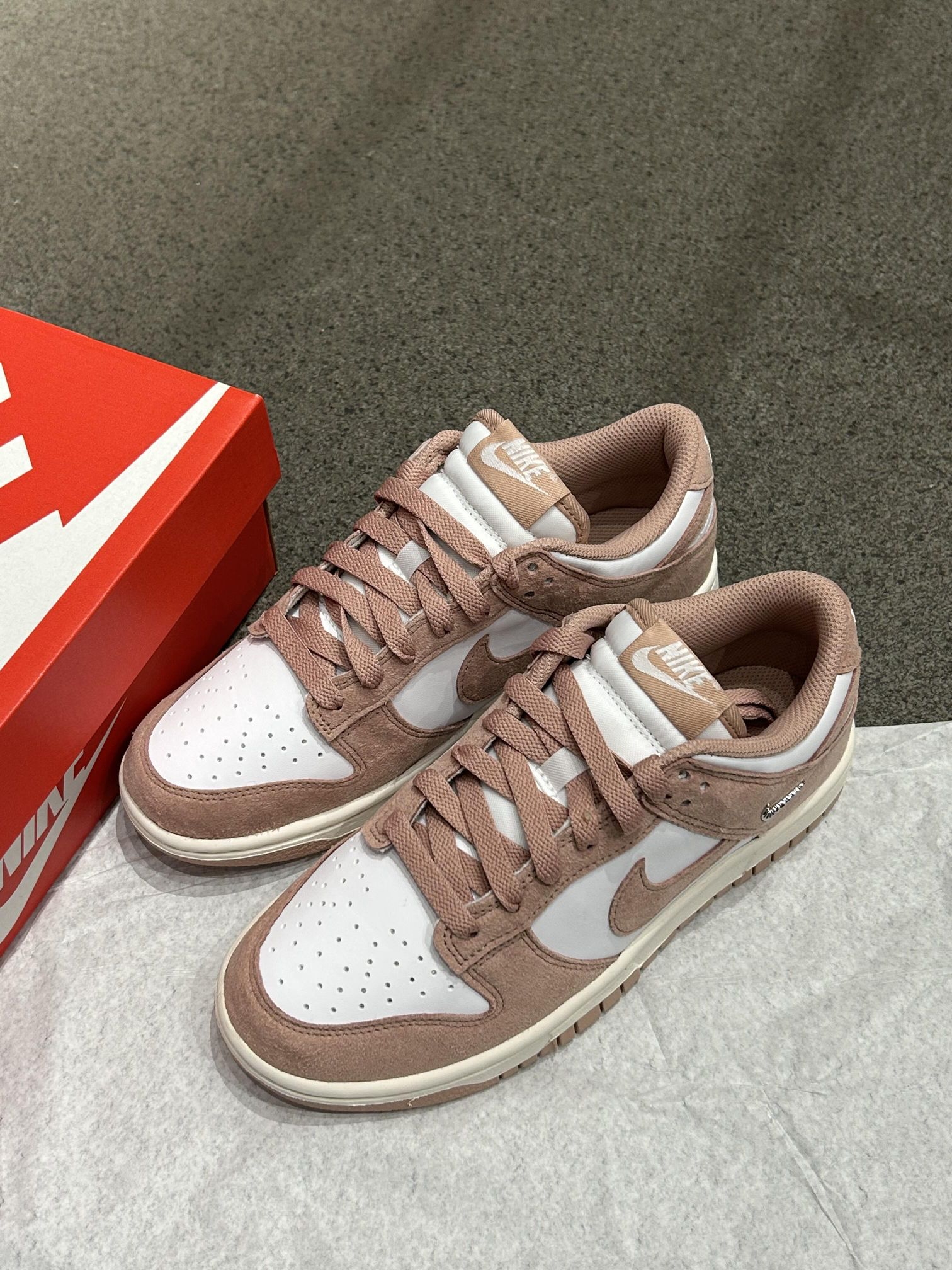 今天也是被这双鞋甜到

Nike Dun