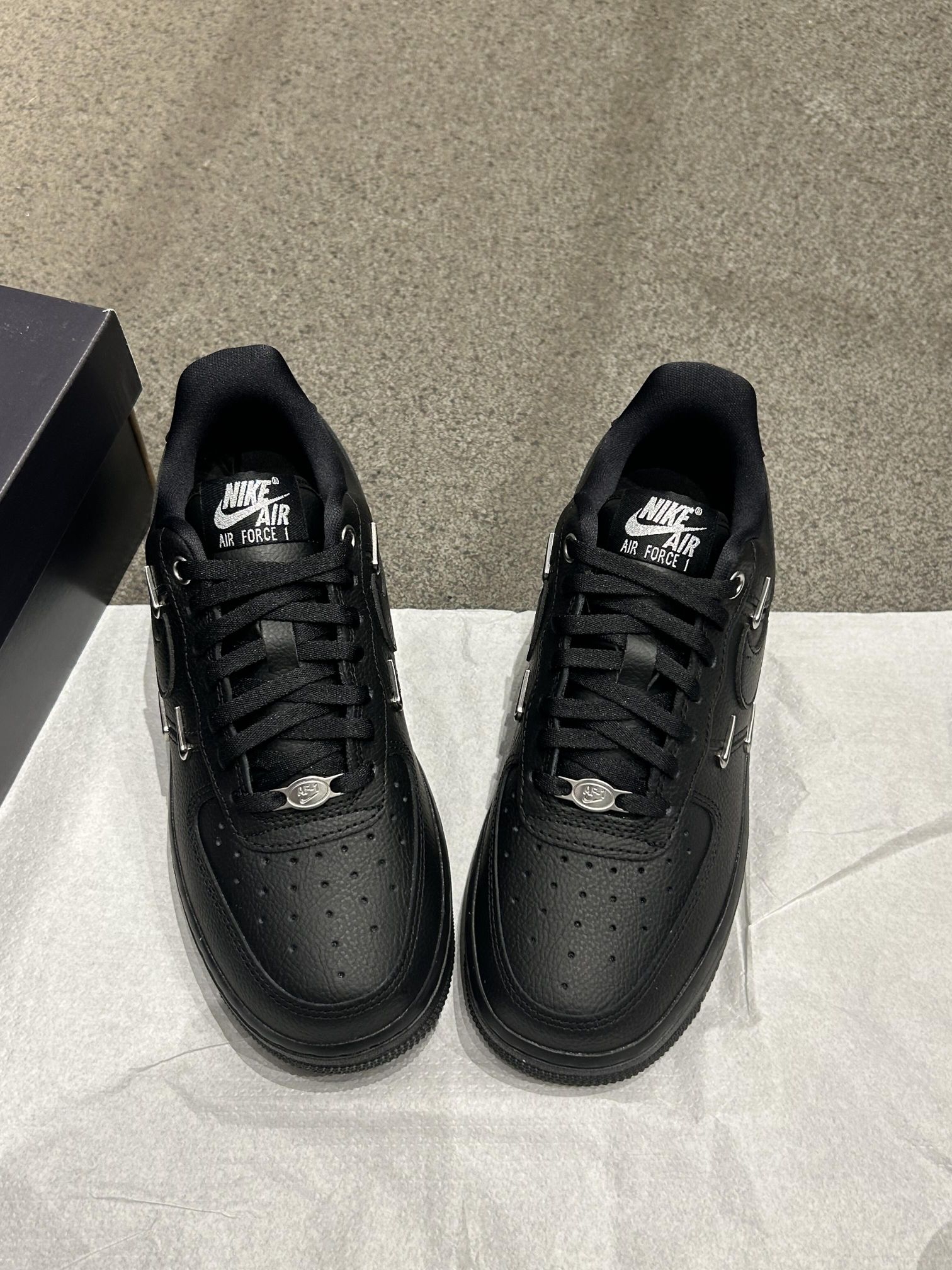 ⚫️后悔没早点穿上黑武士空军一号！

来