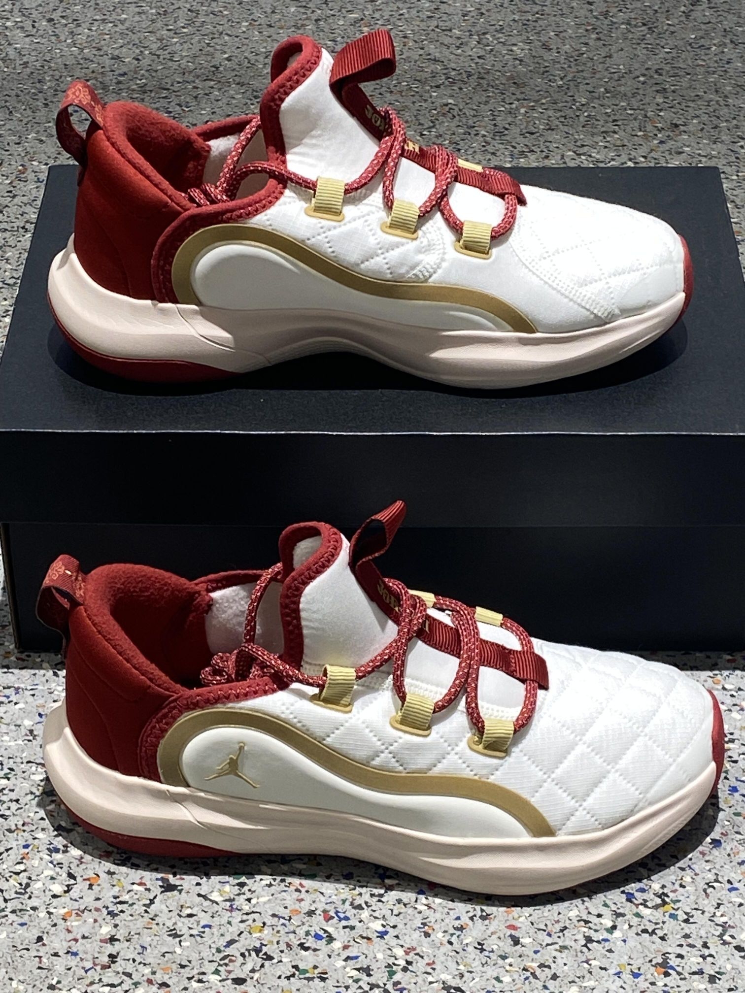 活力橙色🍊

Jordan 23/7.2