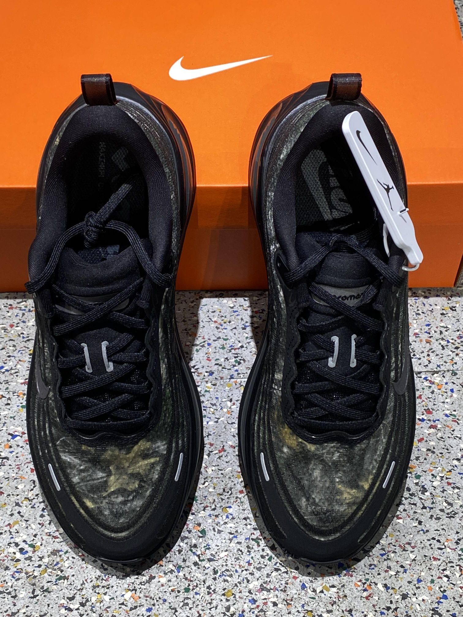 有被这双鞋帅到！🔥🔥🔥

Nike Zo