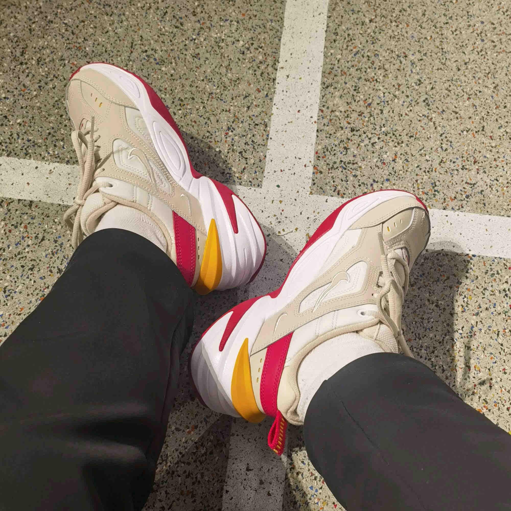 真的有人这么穿M2K Tekno！？

