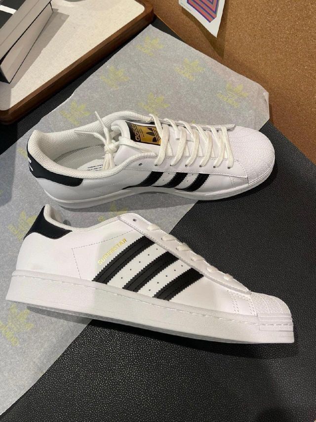 实测！Adidas Superstar贝壳头｜黑白经典款 学生党潮搭