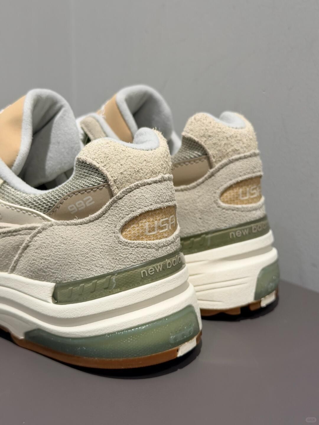 把春天穿在脚上𝟗𝟗𝟐

NB 992 T
