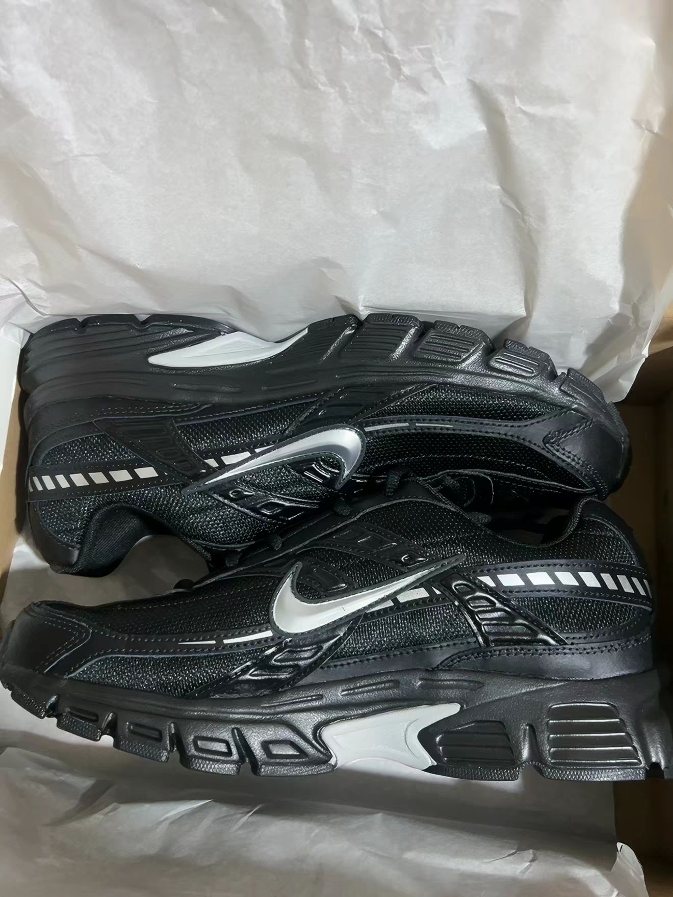 👟 Nike Initiator｜复古跑鞋风，体育课通勤都能打
