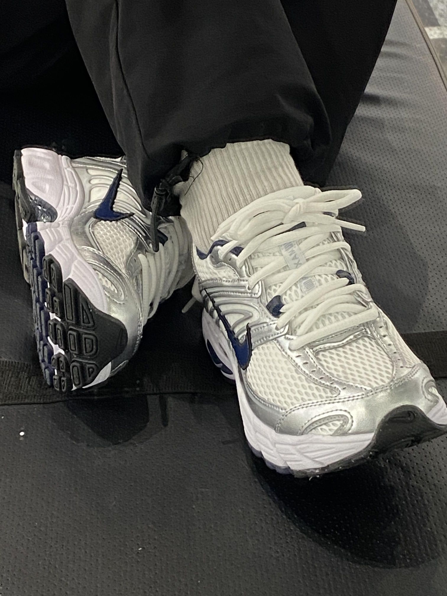 都买这双老爹鞋！太好穿了

NIKE A