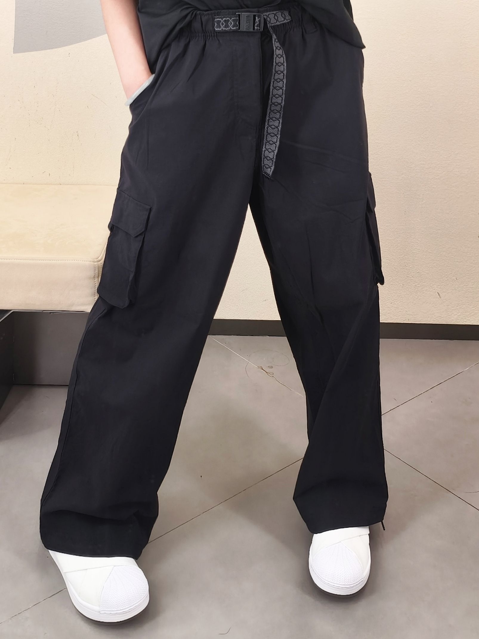 Nike这条工装裤太适合通勤穿搭了！🖤