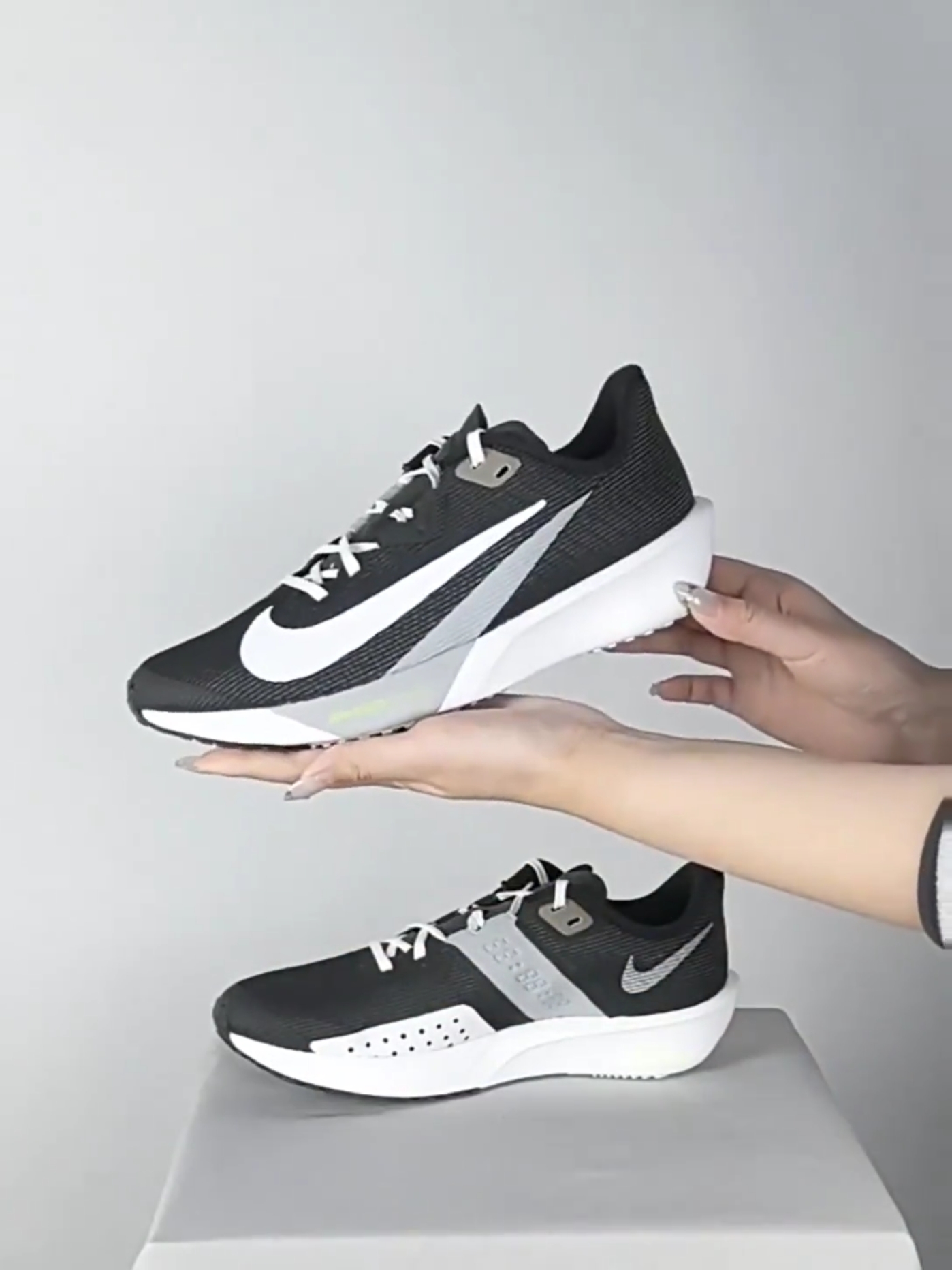 球鞋开箱-黑白配色Rival Fly 4