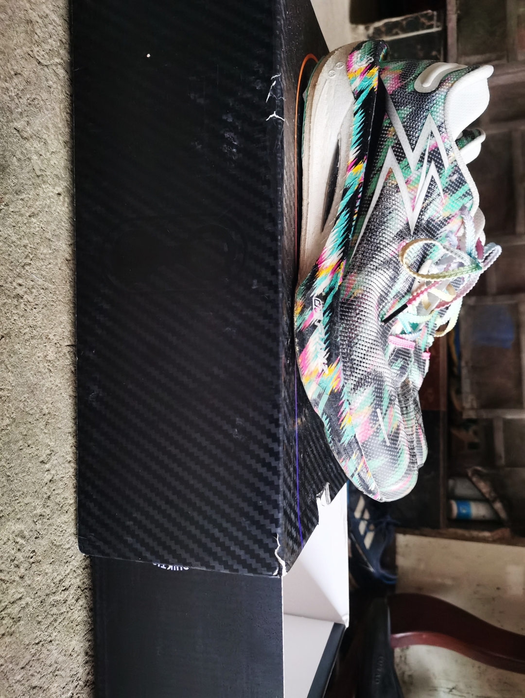 性价比拉满了，脚感反馈真实。
鞋面非常的