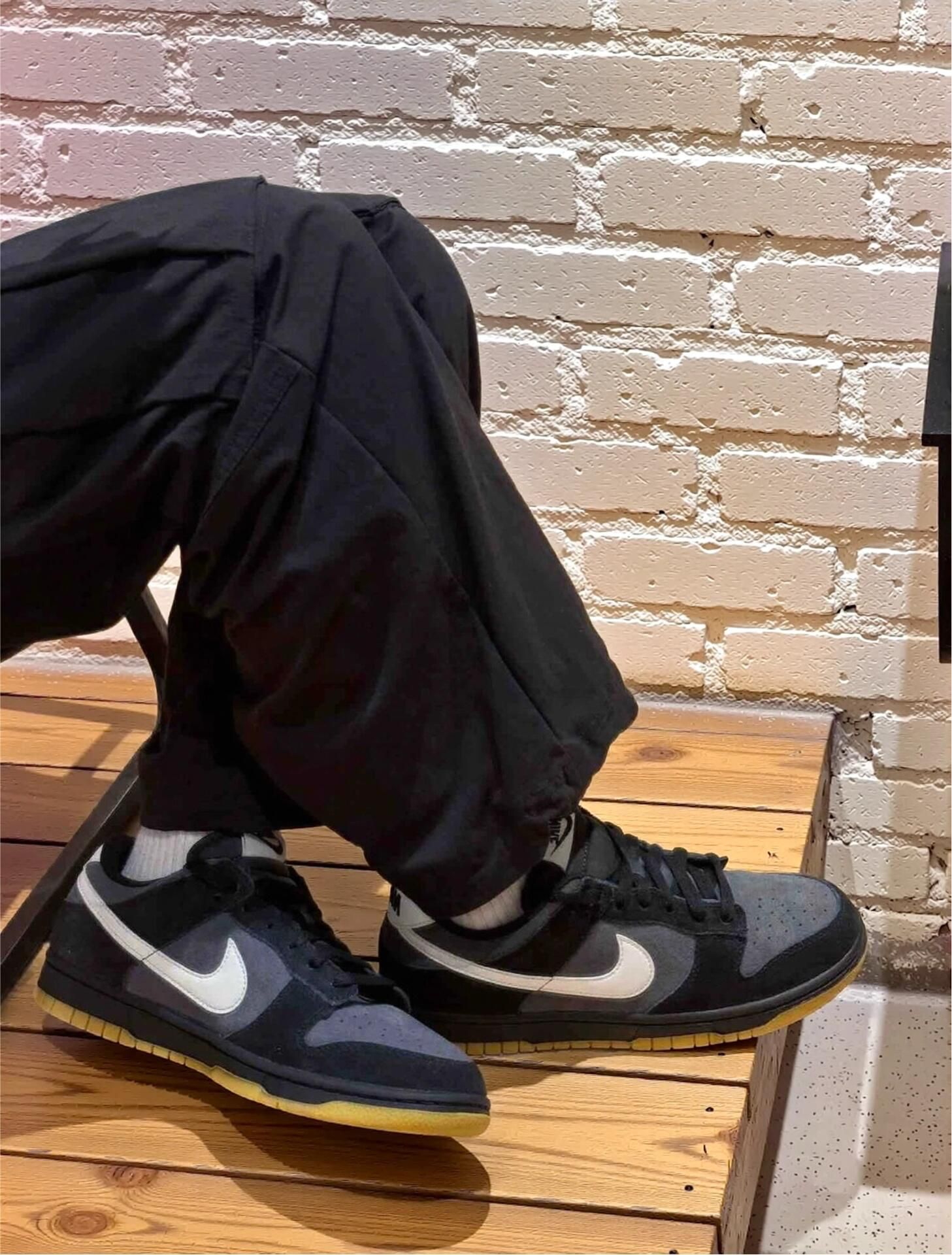 高级简单又很酷的一双dunk鞋✔

黑灰