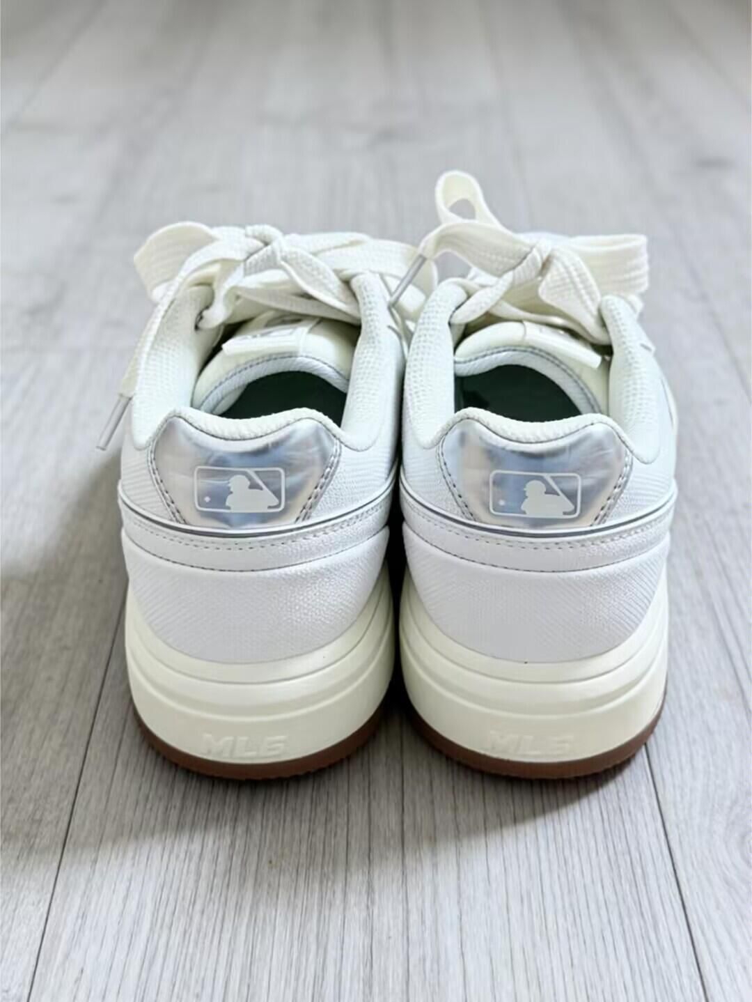 好喜欢我的象牙白鞋👟啊！

真的被惊艳到