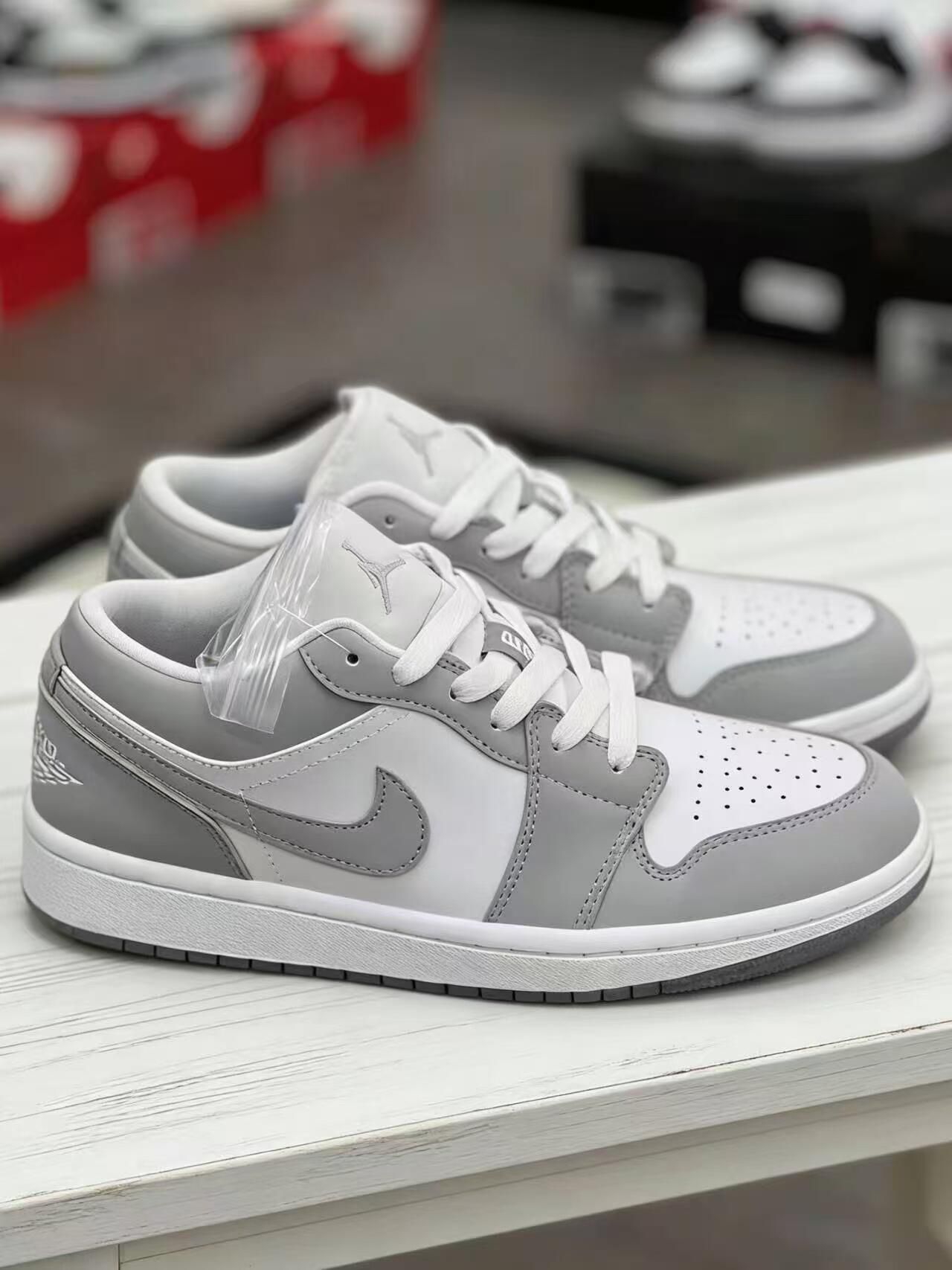 第一眼就喜欢上了

第一眼就喜欢上了这双