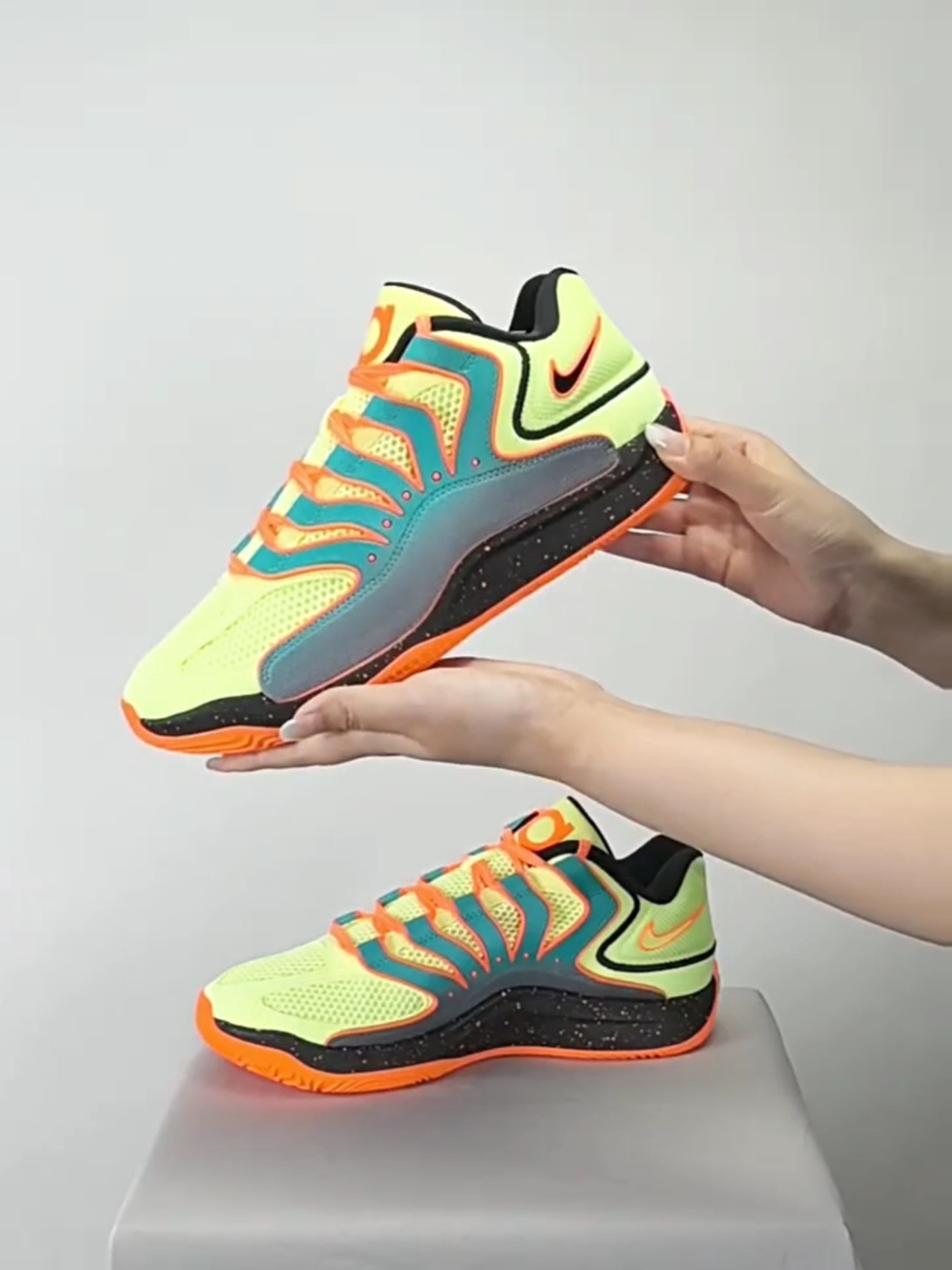 球鞋开箱-绿橙KD18