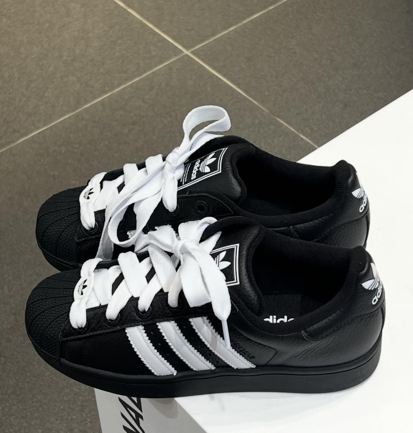 蹲到啦🔥宋雨琦同款贝壳头太酷了吧

阿迪