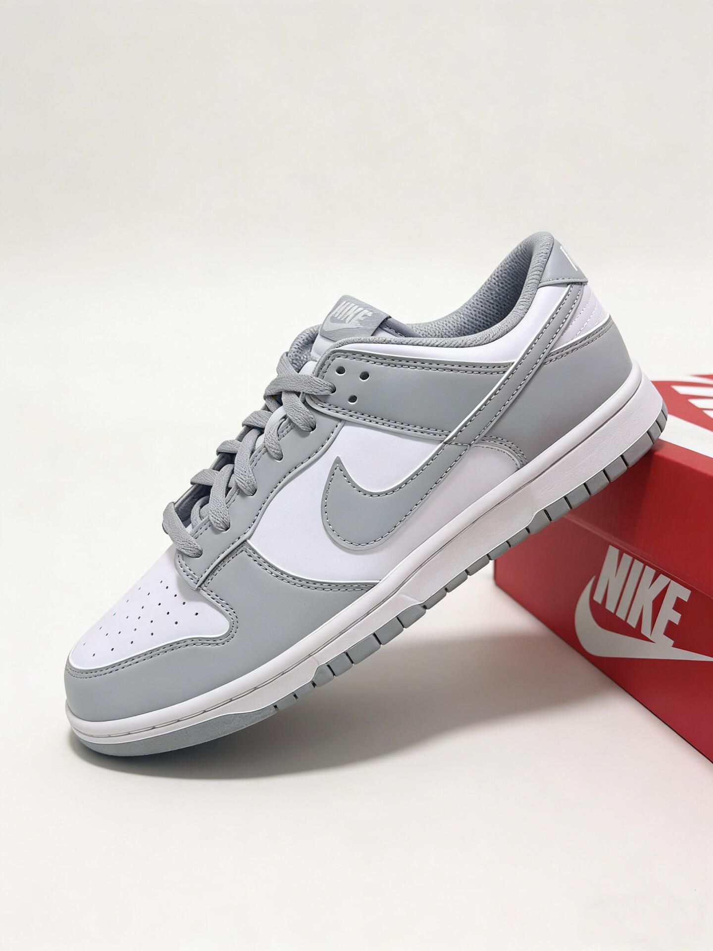 Nike Dunk Low 灰白年度最值
