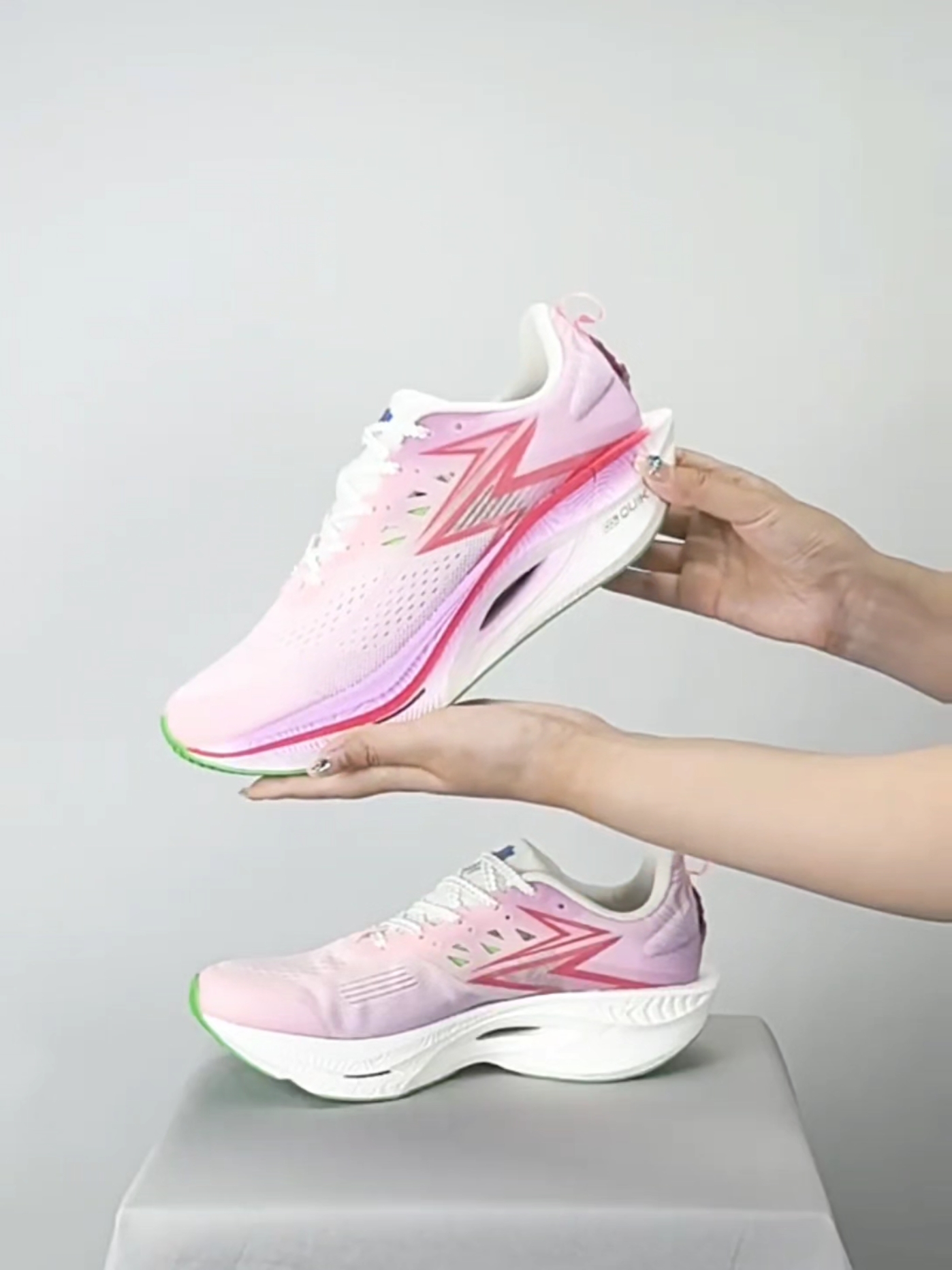 球鞋开箱-小猪佩奇飞燃3ET