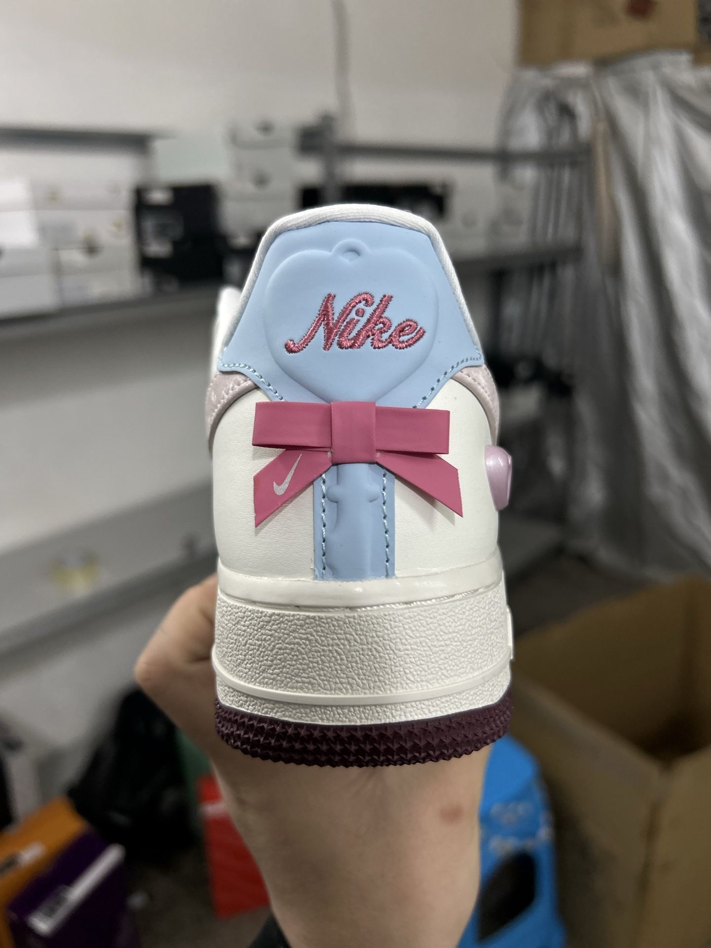  情人节限定白粉色Nike Air Force 1Low