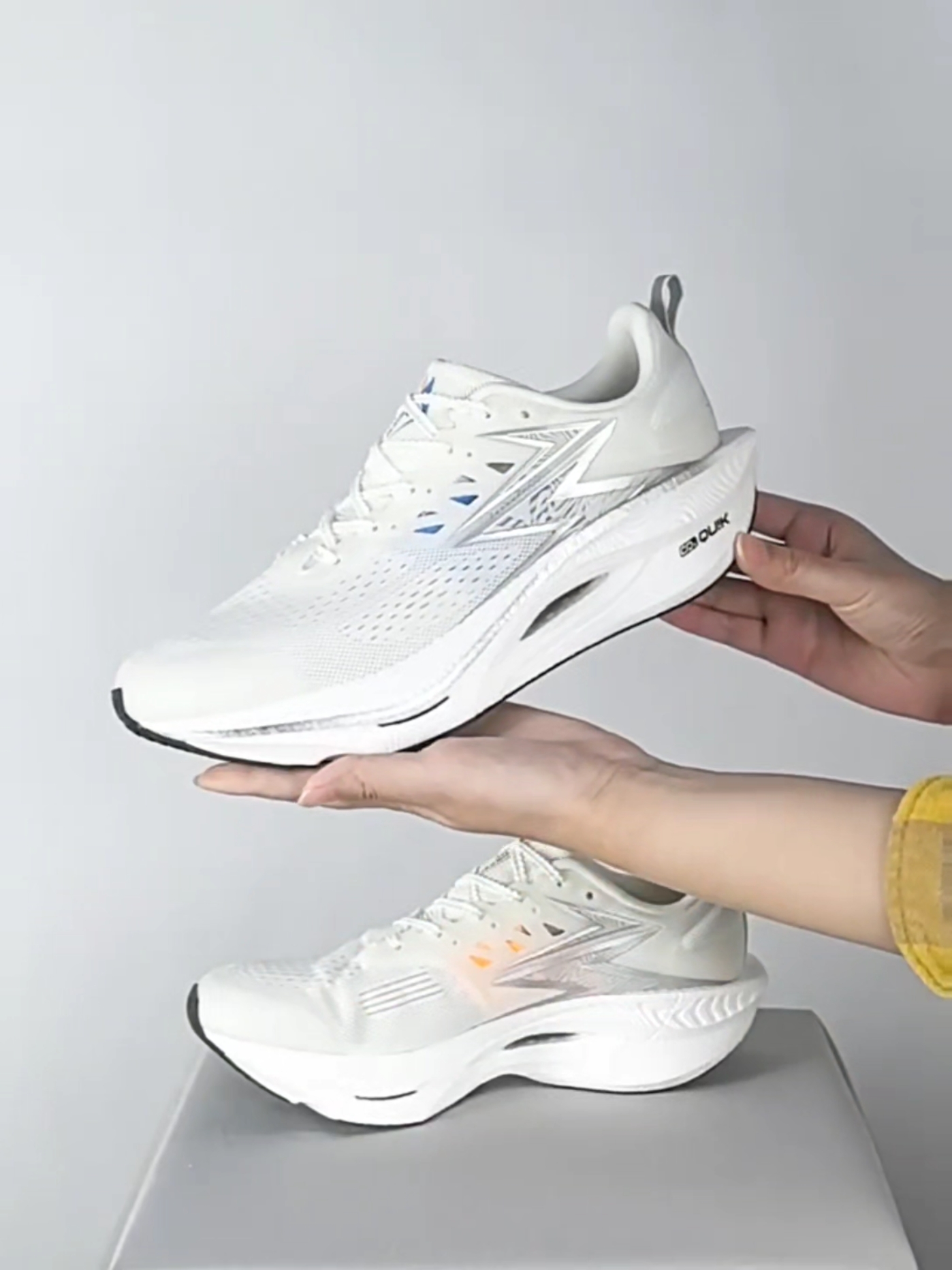 球鞋开箱-米白飞燃3ET