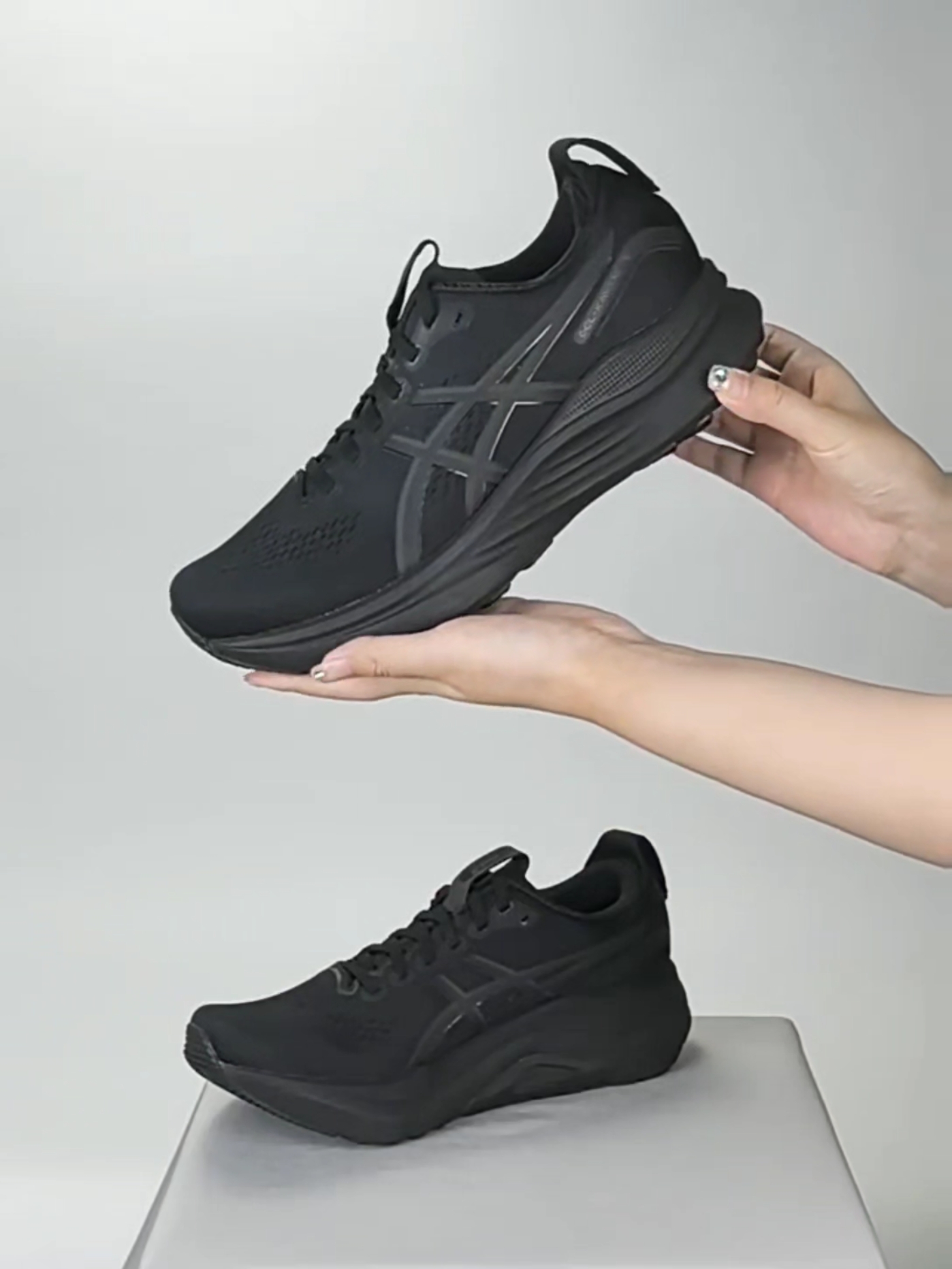 球鞋开箱-纯黑GEL-KAYANO 32