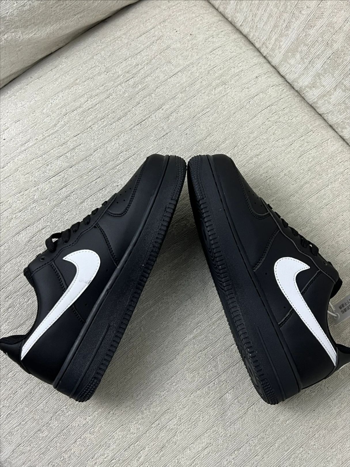 Nike Air Force 1 '07：黑白“黑武士”，鞋柜里的万能搭子