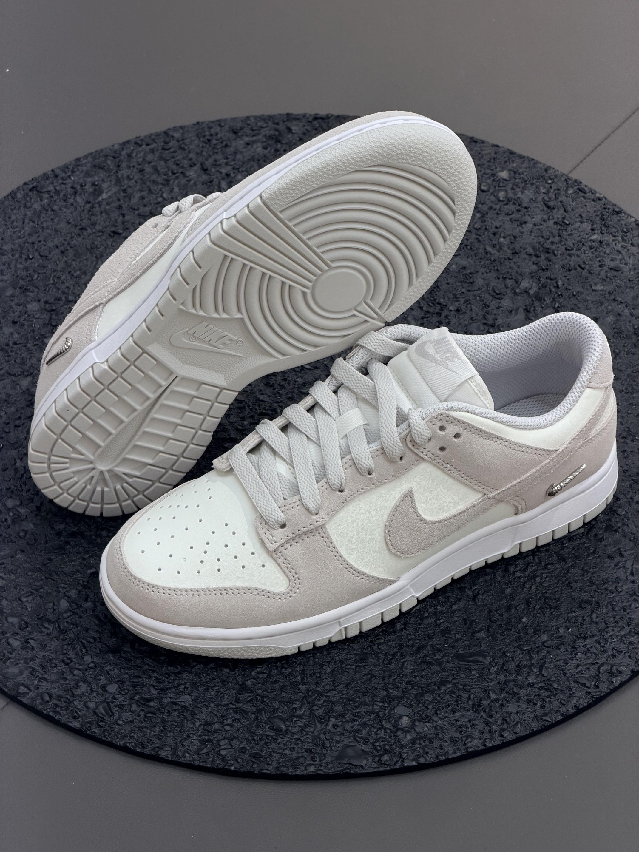 奶灰Dunk Low｜温柔到骨子里的通勤神鞋