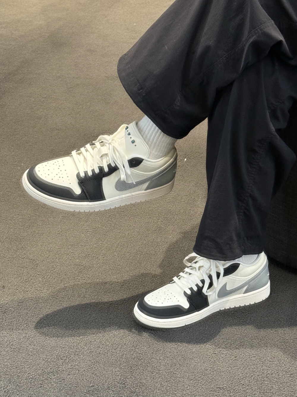 雾面灰调太绝了！Air Jordan 1 Low 黑白灰配色直接封神✨