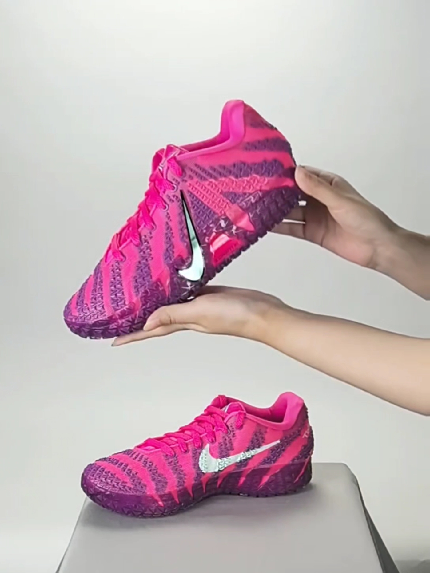 球鞋开箱-粉紫莫兰特三代